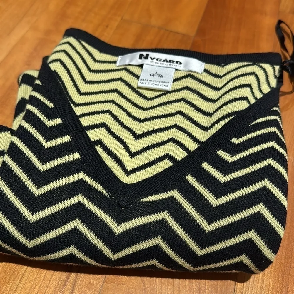 Nygard Collection sleeveless knit top geometric pattern chevron design set sz L